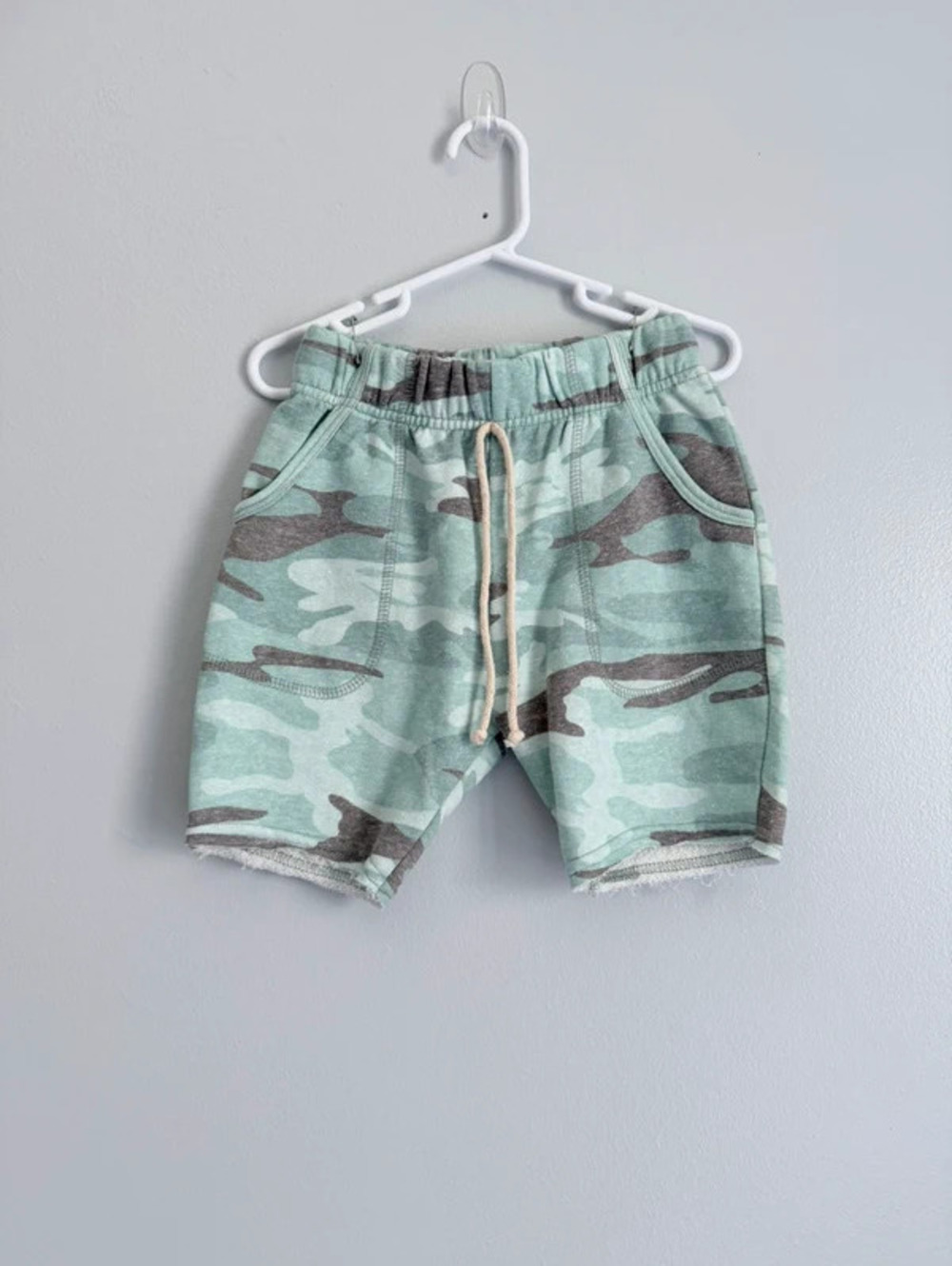 Little Wedgies Kids Mint Camo Raw Hem Shorts Size 6
